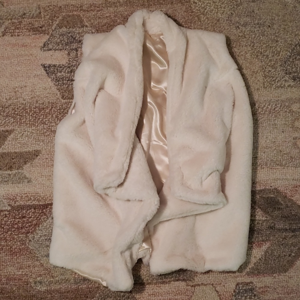 Faux fur vest - Picture 4 of 4
